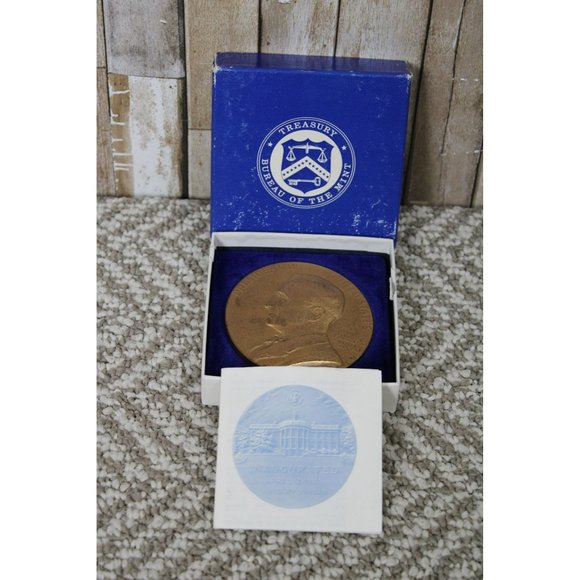 President Harry S. Truman Inauguration Bronze Medal - 1945 & 1949 - Picture 1 of 4